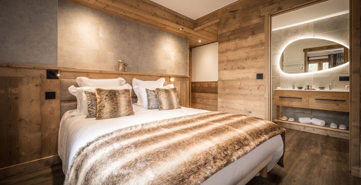 Double room with small balcony overlooking the village