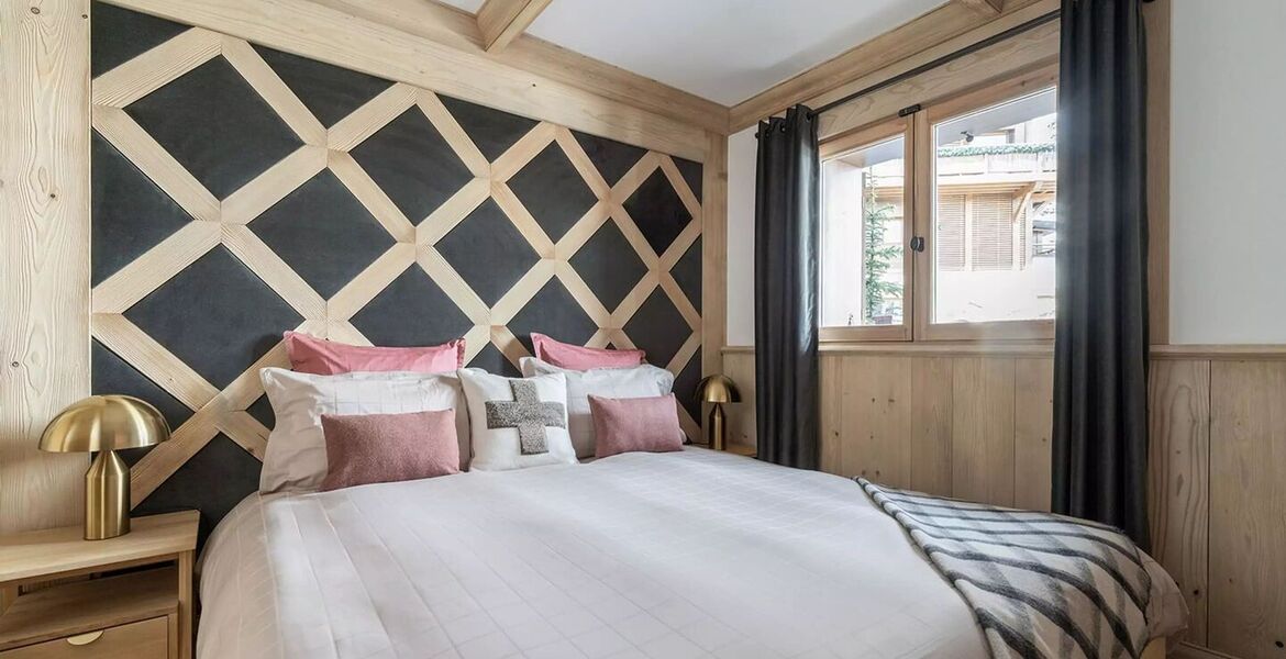 Just a few steps from the centre of Courchevel 1850 village,