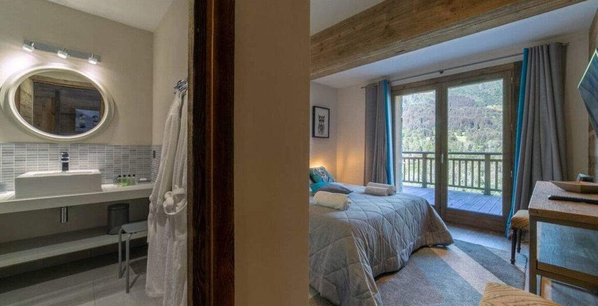 Luxury Chalet in Méribel with Stunning Views and Hot Tub