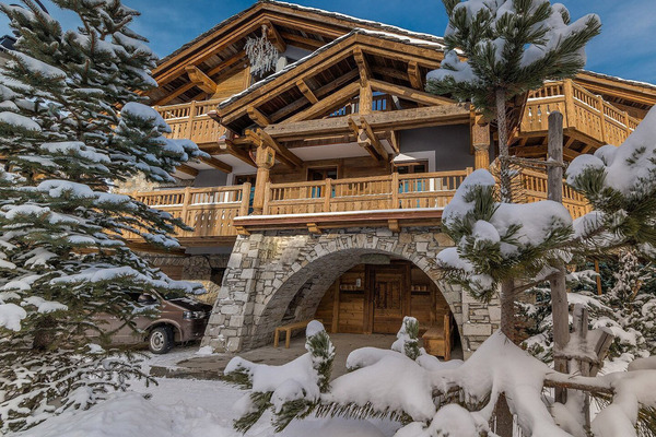 Unique chalet for rent in Val d’Isère with 500m2 