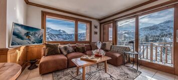 Ski-in/Ski-out Apartment in Courchevel 1850