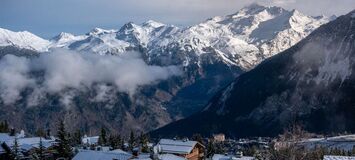 Ski-in/Ski-out Apartment in Courchevel 1850