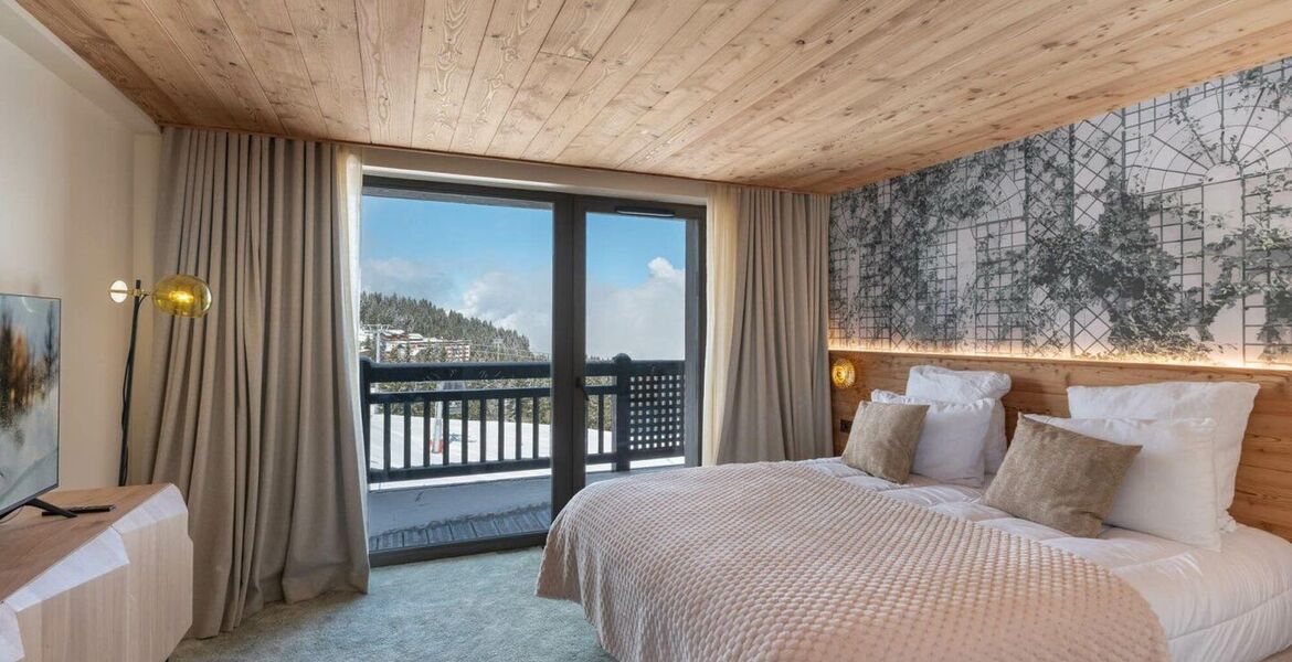 Luxury Ski-In/Ski-Out Duplex Apartment in Courchevel 1850
