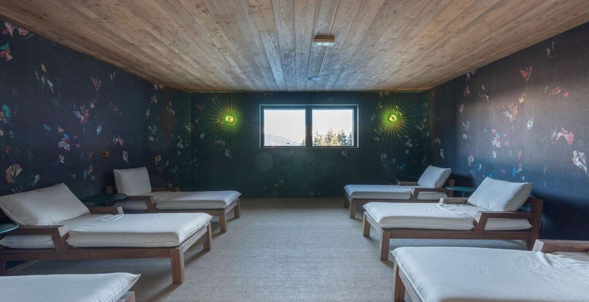 Luxury Ski-In/Ski-Out Duplex Apartment in Courchevel 1850