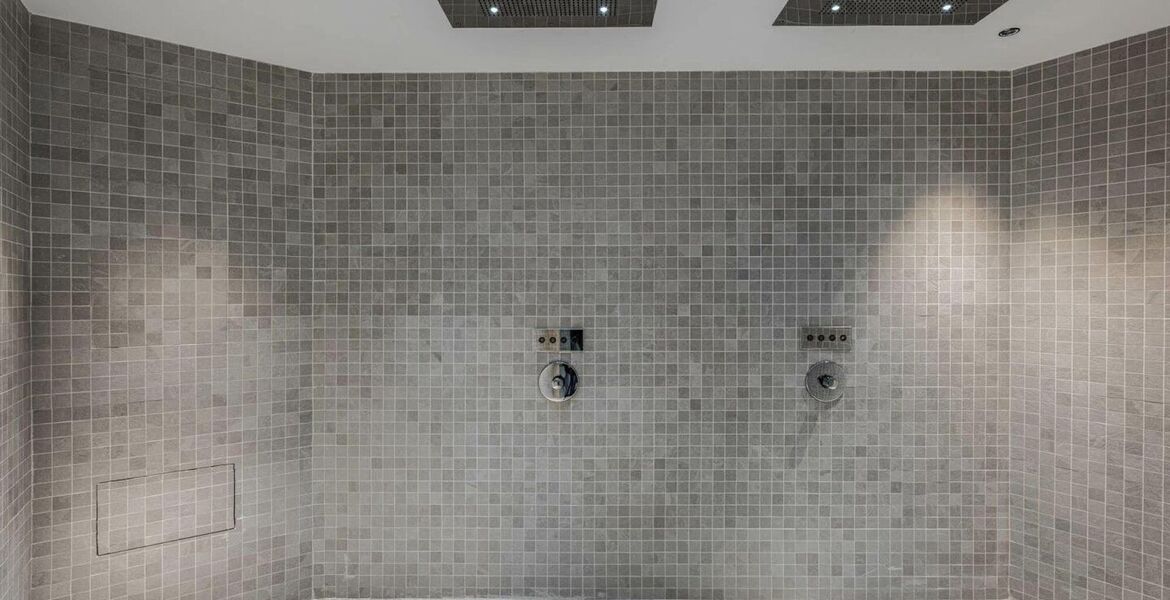 Luxury Ski-In/Ski-Out Duplex Apartment in Courchevel 1850