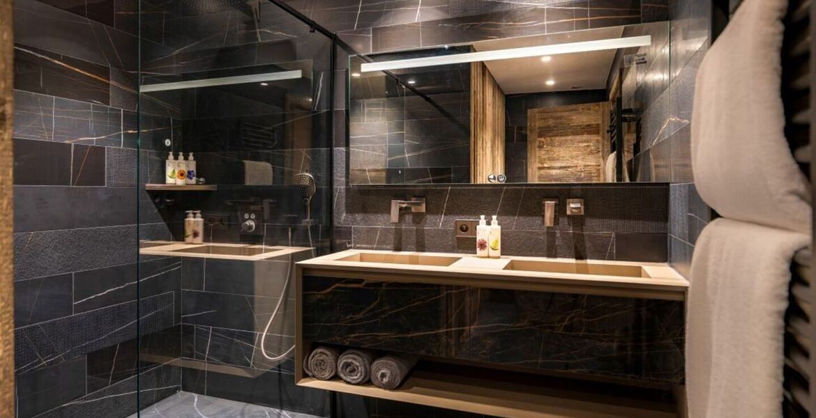 Luxury Ski Apartment with Hot Tub and Mountain Views