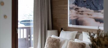 Luxury Mountain View Retreat with Spa and Ski Room