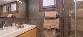 Luxury Mountain View Retreat with Spa and Ski Room