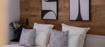 Luxury Mountain View Retreat with Spa and Ski Room