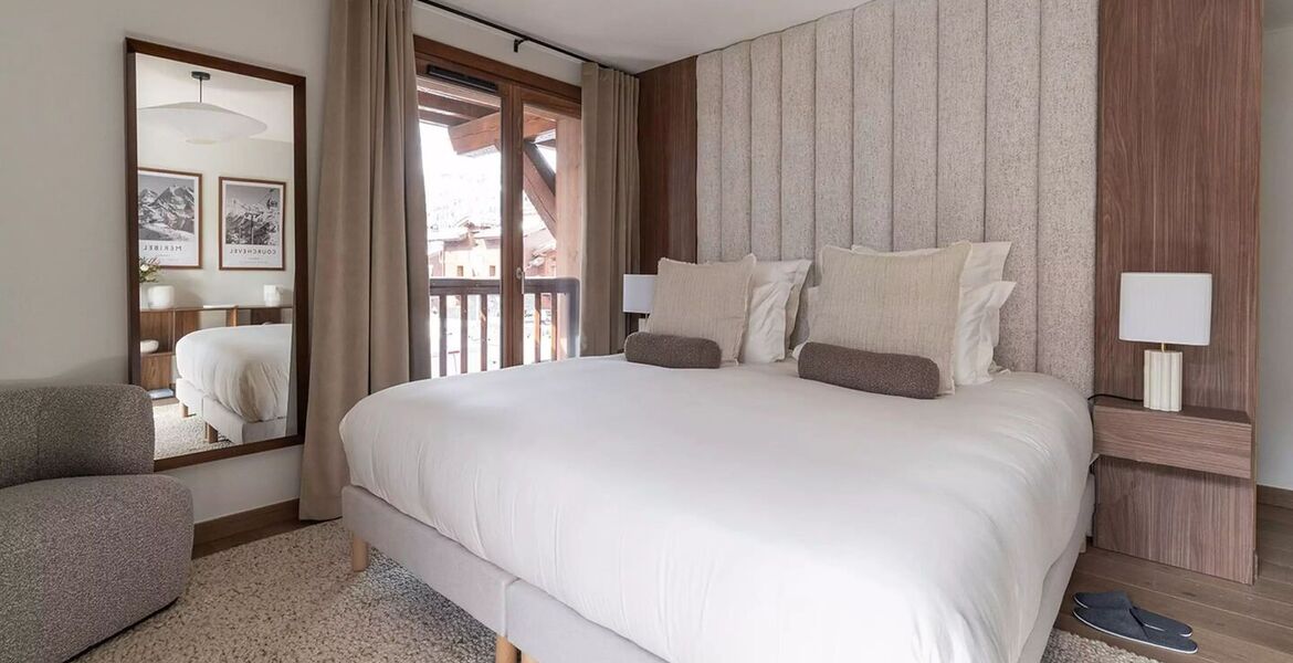 Luxury Mountain View Retreat with Spa and Ski Room