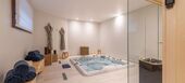 Luxury Mountain View Retreat with Spa and Ski Room