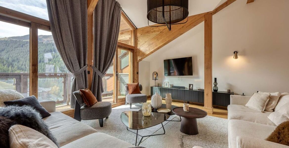 Elegant Apartment with Panoramic Views in Courchevel 1650