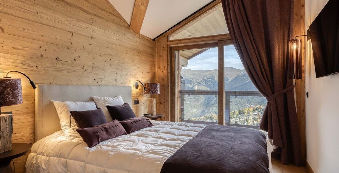 Elegant Apartment with Panoramic Views in Courchevel 1650