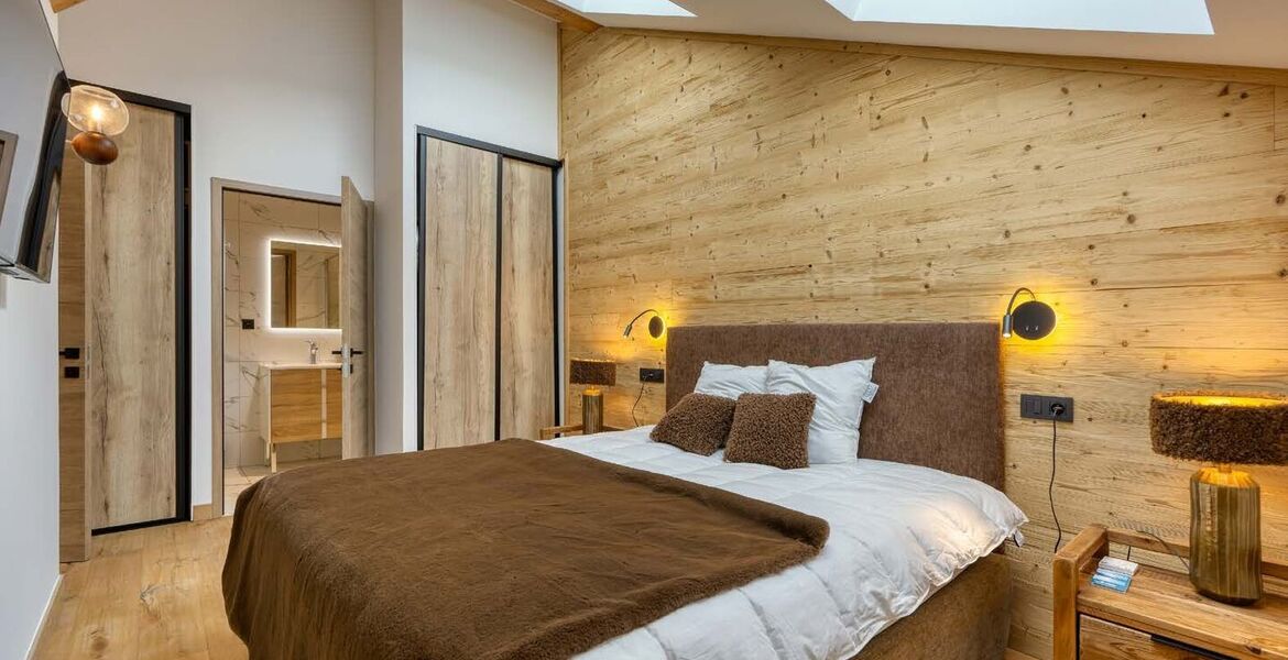 Elegant Apartment with Panoramic Views in Courchevel 1650